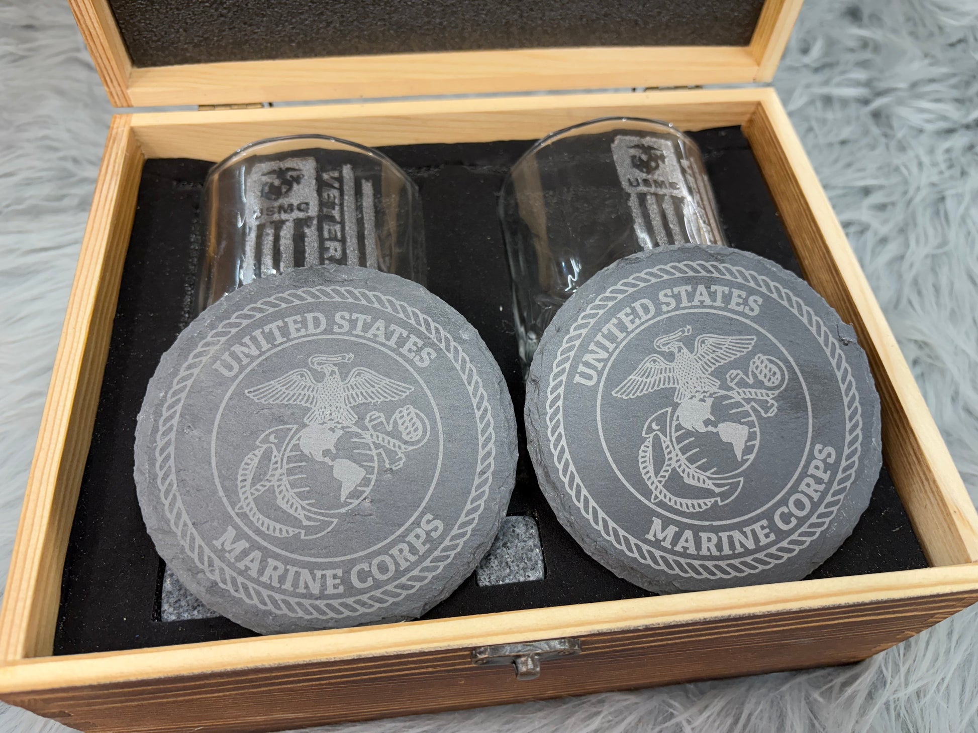 USMC Veteran Whiskey Gift Set | 2 Glasses, 2 Coasters, 8 Whiskey Stones & Velvet Bag