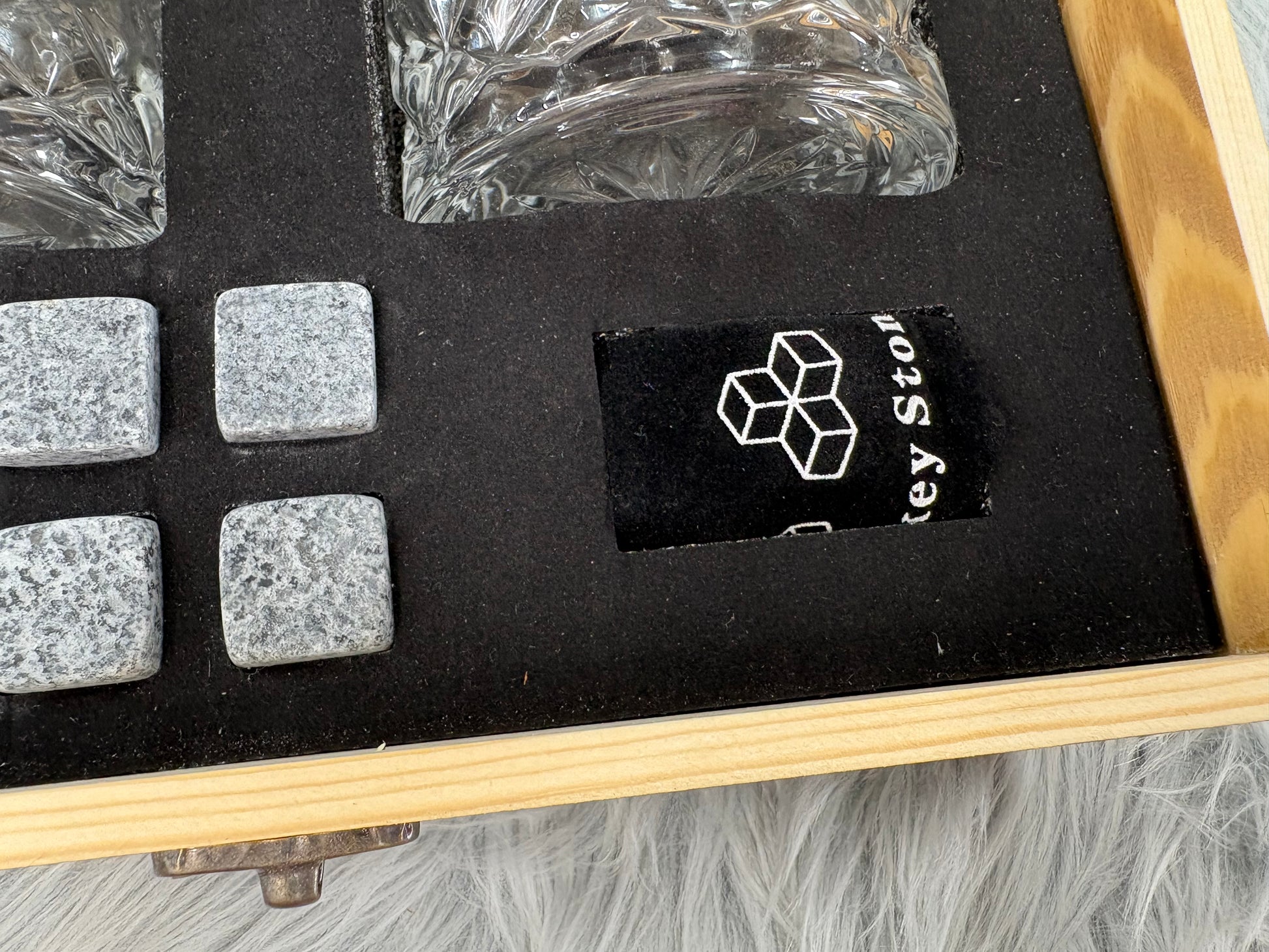 USAF Veteran Whiskey Gift Set | 2 Glasses, 2 Coasters, 8 Whiskey Stones and Velvet Bag