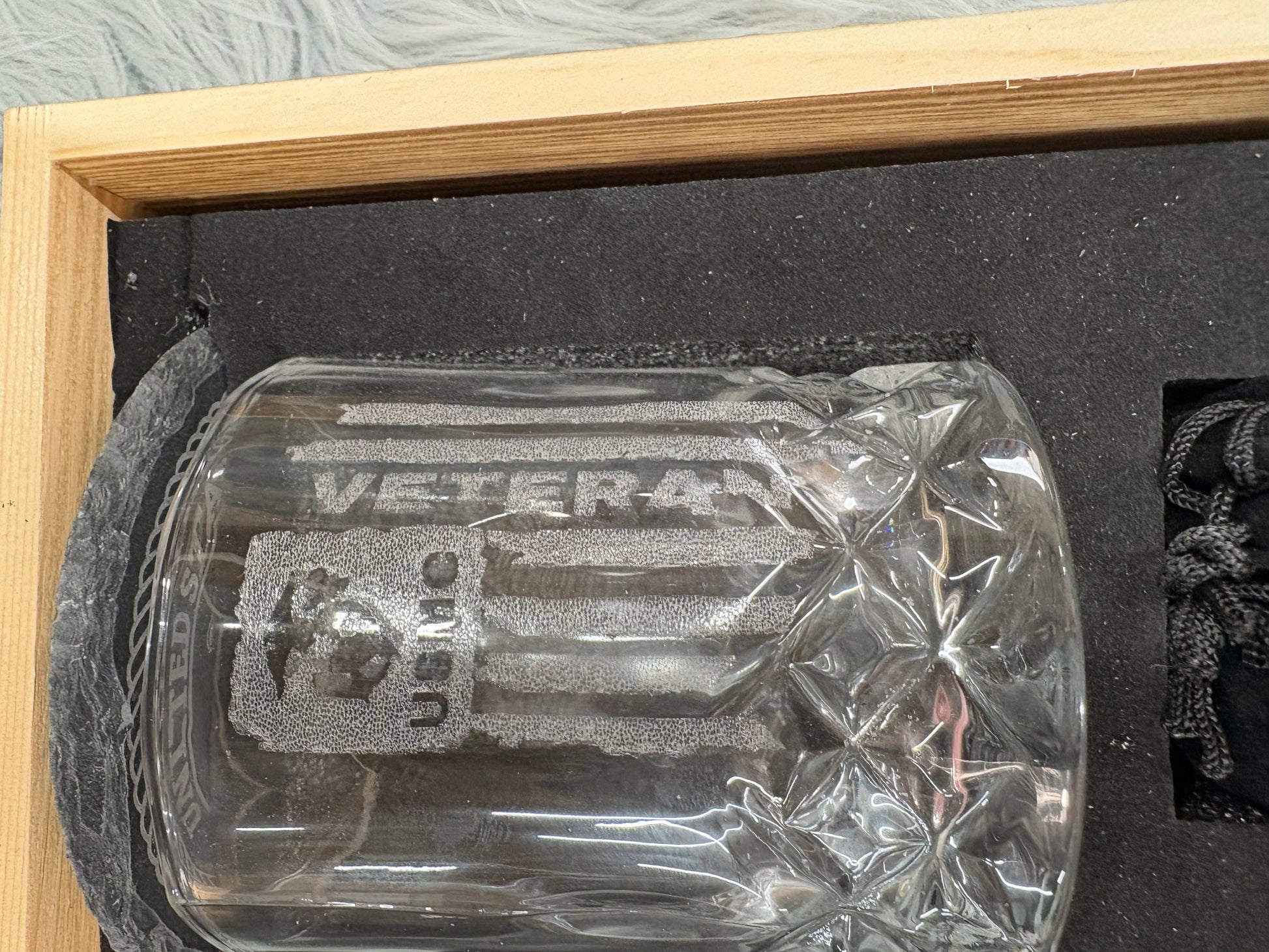 USMC Veteran Whiskey Gift Set | 2 Glasses, 2 Coasters, 8 Whiskey Stones & Velvet Bag